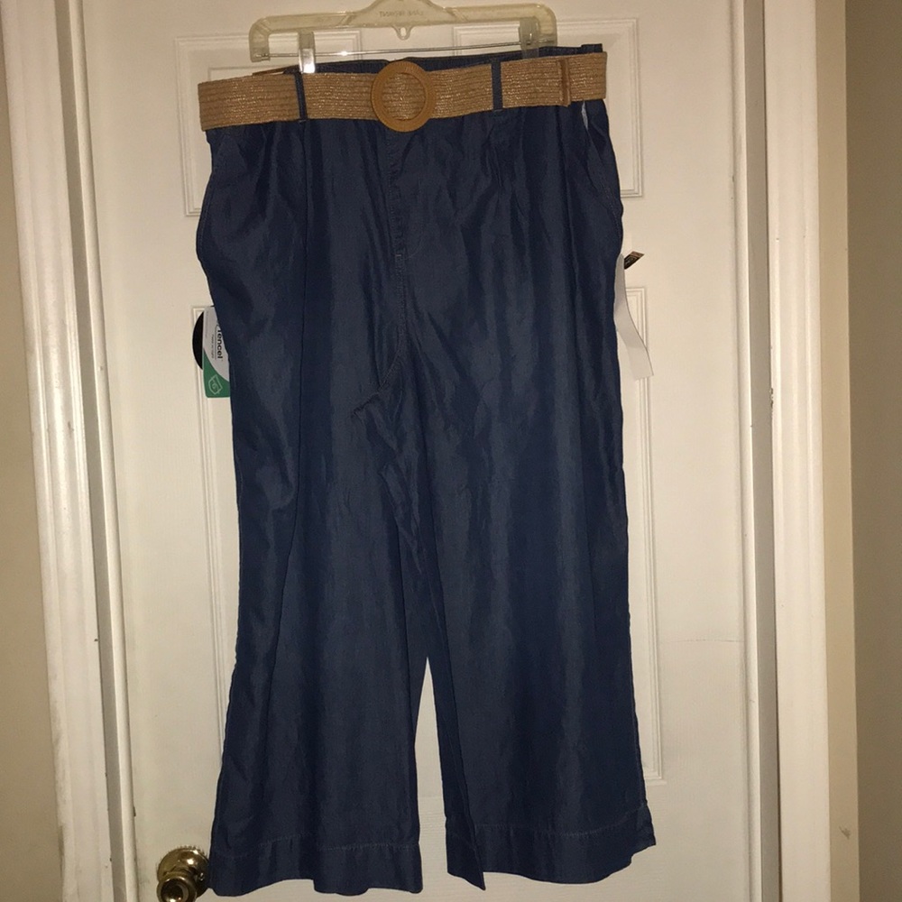 Forever 21 Plus - Wide Leg Cropped Tencel Pants